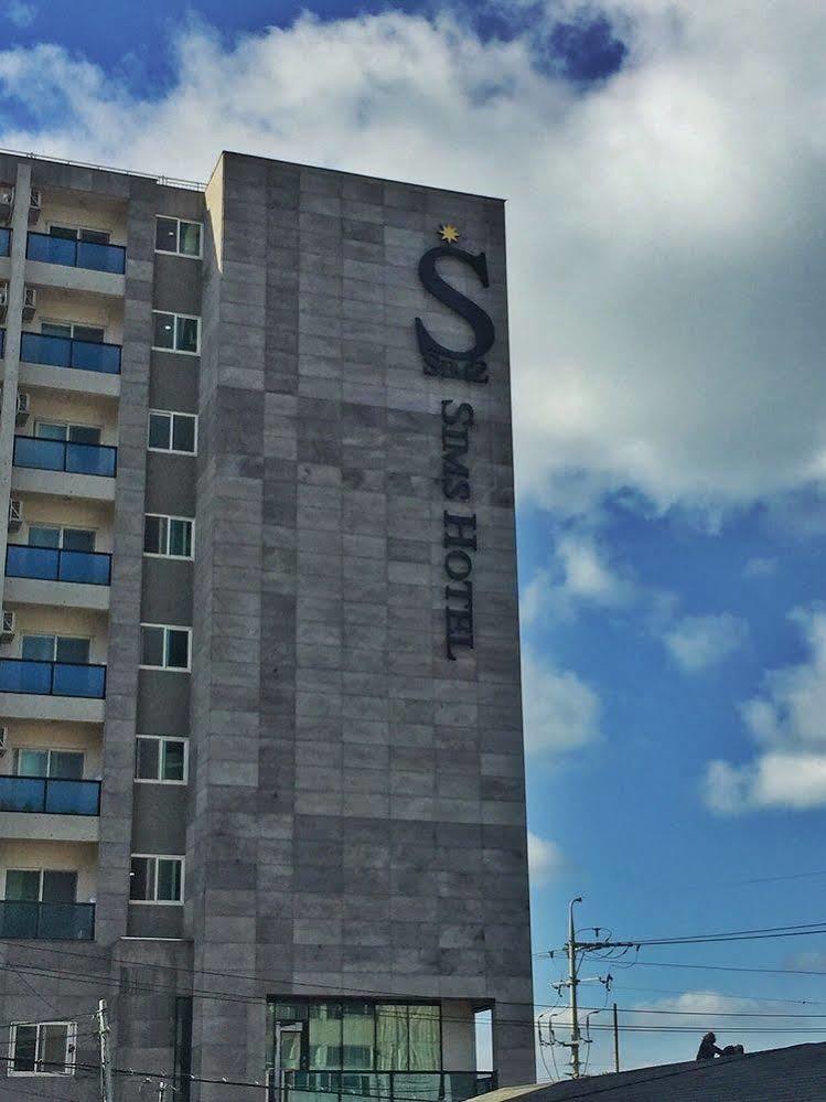 Sims Hotel Jeju Exterior photo