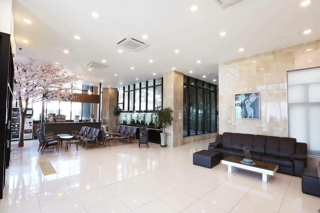 Sims Hotel Jeju Exterior photo